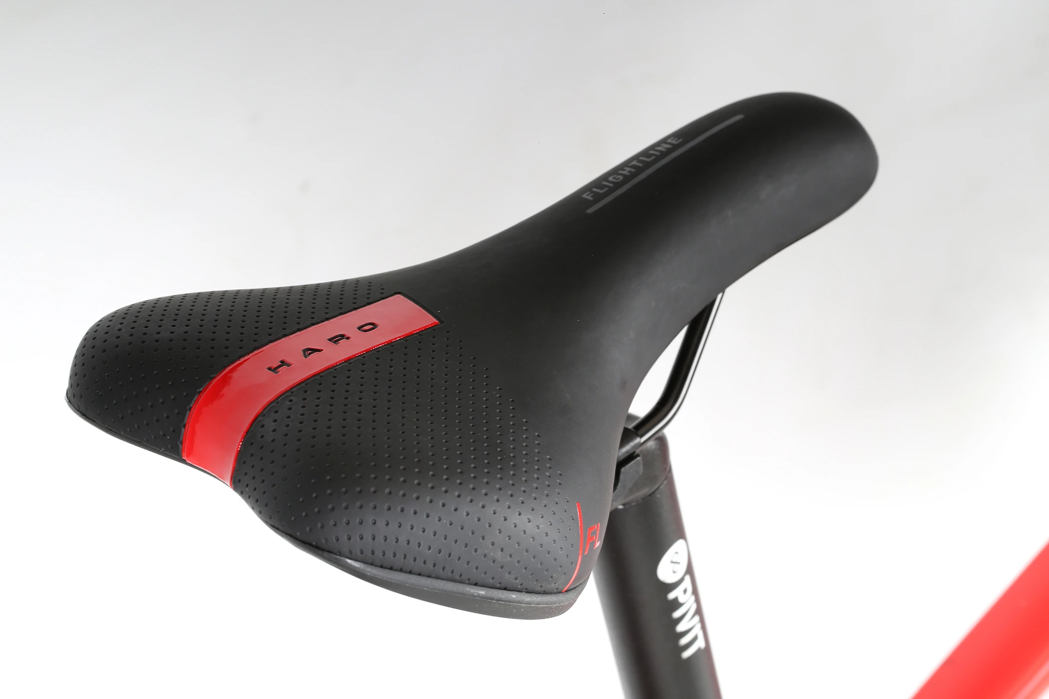 2021 Haro MTB FL Two 275 Rosso Red Detail Seats